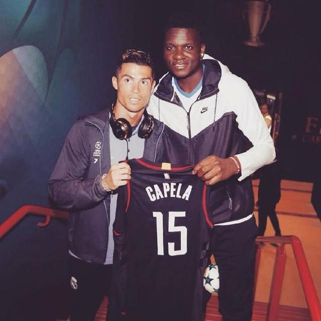 2025苹果设计大奖公布，叠纸《无限暖暖》获得视觉图像奖