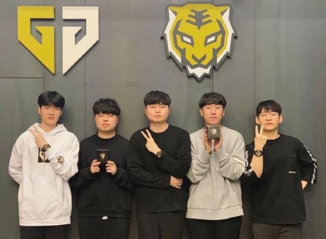 并固化执行 并固化执行